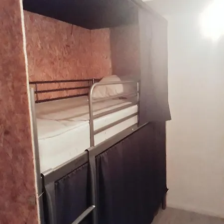 Hostel Poiais Open